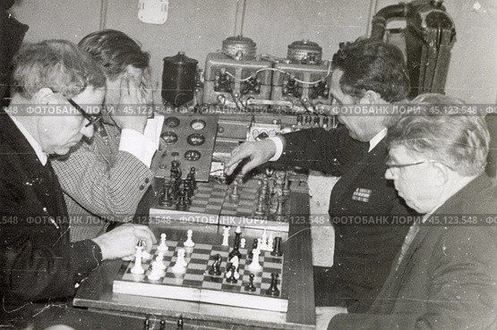 Мужчины во время шахматного турнира. 1970-е годы. Стоковое фото, фотограф Retro / Фотобанк Лори