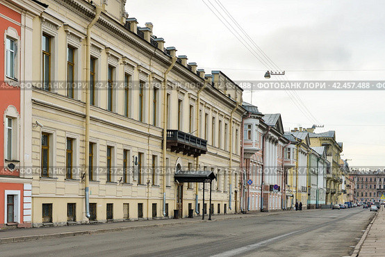Набережная Фонтанки рано утром около Пантелеймоновского моста в Санкт-Петербурге (2013 год). Стоковое фото, фотограф Александр Алексеев / Фотобанк Лори