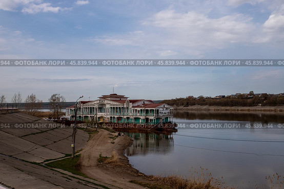 Набережные Челны. Причал (2024 год). Редакционное фото, фотограф Литвяк Игорь / Фотобанк Лори