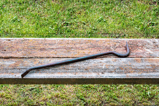 Nail-drawer on the wooden workbench. Стоковое фото, фотограф Андрей Никитин / Фотобанк Лори