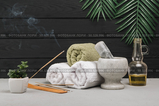 natural elements spa with aromatic incense. High resolution photo. natural elements spa with aromatic incense. High quality photo. Стоковое фото, агентство Ingram Publishing / Фотобанк Лори