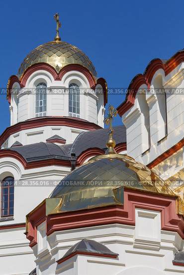NEW ATHOS, ABKHAZIA, GEORGIA, 19 SEPTEMBER 2017: Domes of Monastery of St. Simon the Canaanite on a sunny summer day. Стоковое фото, фотограф Олег Белов / Фотобанк Лори