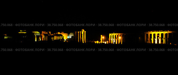Night Panorama of Palmyra columns and ancient city, destroyed by (2011 год). Стоковое фото, фотограф Сергей Майоров / Фотобанк Лори