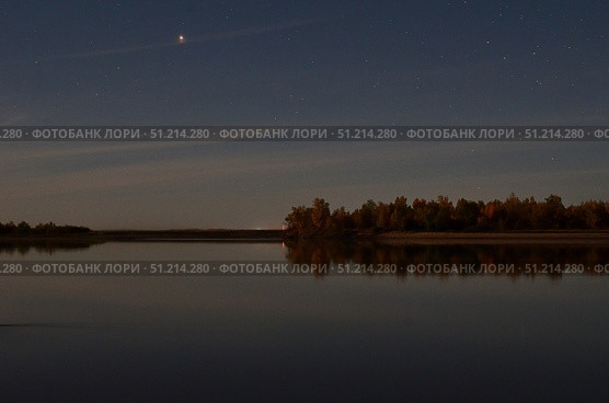 Night starry sky over the Irtysh River in the Omsk Region. Стоковое фото, фотограф Александр Карпенко / Фотобанк Лори