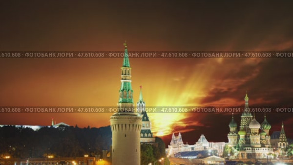 Night view of the Moscow Kremlin, Russia (most popular view). Against the background of the sunset. Стоковое видео, видеограф Владимир Журавлев / Фотобанк Лори