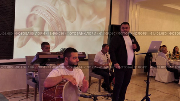 Nizhny Novgorod, Russia, Kazanskoe shosse 29, 08.31.2023. Armenian music group. Armenian music at the wedding. Armenian national culture.  Нижний Новгород, Россия, Казанское шоссе, 29, 31.08.2023. Армянская музыкальная группа. Армянская музыка на свадьбе. Армянская национальная культура. Редакционное видео, видеограф Egor Sarantstv / Фотобанк Лори