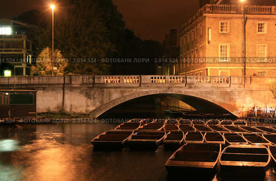 Ночной Кембридж в свете фонарей, вид на реку (2008 год). Стоковое фото, фотограф Васильева Татьяна / Фотобанк Лори
