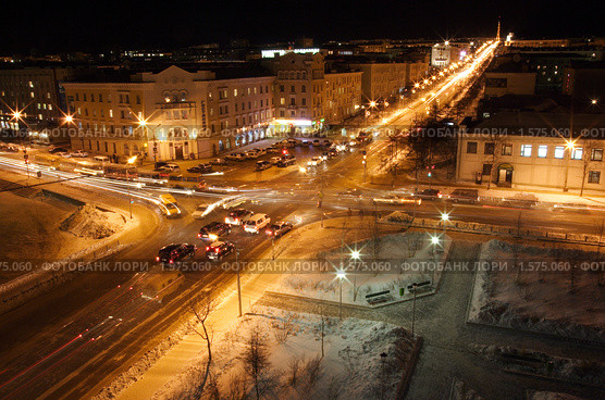 Ночной Магадан, улица Ленина (2005 год). Редакционное фото, фотограф Александр Мягков / Фотобанк Лори