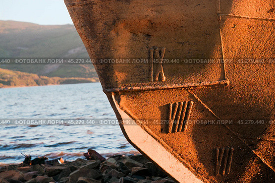 Нос старого ржавого судна в бухте Нагаева. Охотское море. Магадан (2013 год). Стоковое фото, фотограф Павел Просянов / Фотобанк Лори