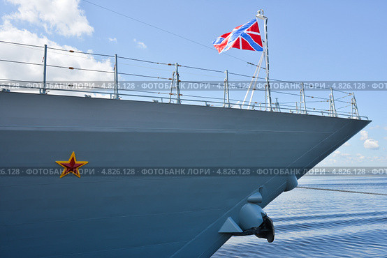 Носовой гюйс корабля ВМФ (2013 год). Редакционное фото, фотограф Александр Алексеев / Фотобанк Лори
