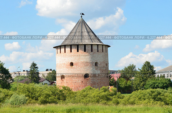 Новгород Великий, Алексеевская башня (второе название Белая) (2014 год). Редакционное фото, фотограф Овчинникова Ирина / Фотобанк Лори