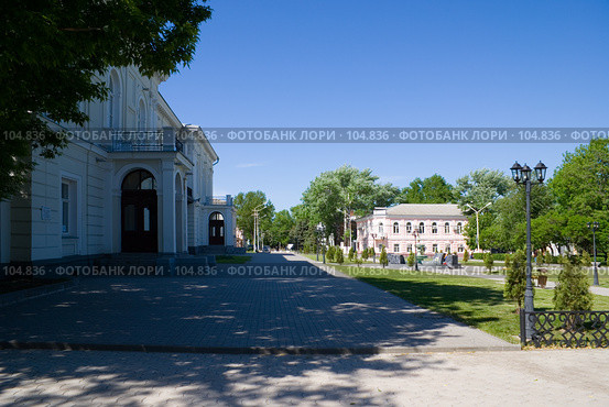 Новочеркасск, Атаманский дворец и Дворцовая улица. Стоковое фото, фотограф Борис Панасюк / Фотобанк Лори