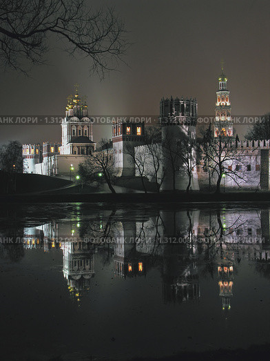Новодевичий монастырь холодным ноябрьским вечером (2006 год). Стоковое фото, фотограф Сергей Рыбин / Фотобанк Лори