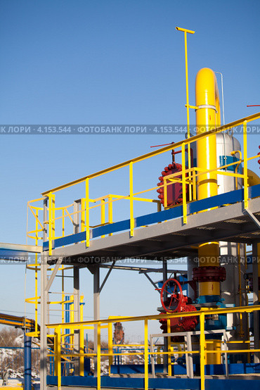 Оборудование газораспределительной станции: фильтры. Стоковое фото, фотограф Донцов Евгений Викторович / Фотобанк Лори