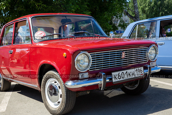Old Soviet car VAZ-2101 (2018 год). Редакционное фото, фотограф Евгений Ткачёв / Фотобанк Лори