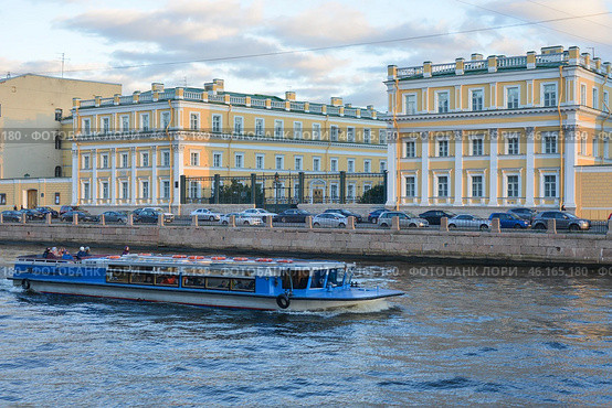 Особняк Державина на набережной Фонтанки в Петербурге (2015 год). Редакционное фото, фотограф Александр Алексеев / Фотобанк Лори