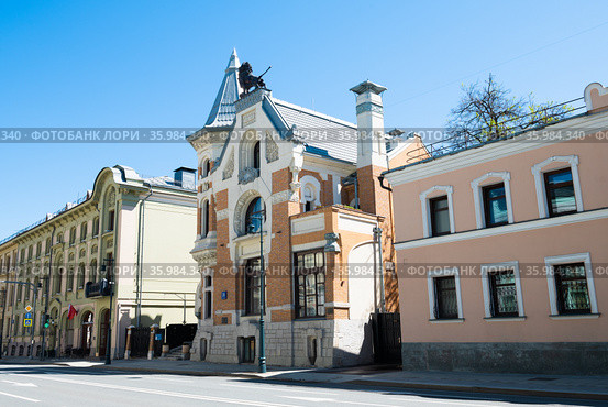 Особняк Кекушевой. Улица Остоженка, дом 21. Москва. Россия (2021 год). Редакционное фото, фотограф E. O. / Фотобанк Лори