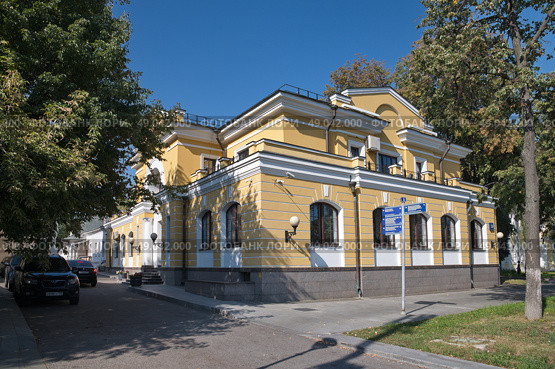 Особняк на Космодамианской набережной, 26. Москва, Россия (2024 год). Редакционное фото, фотограф Елена Коромыслова / Фотобанк Лори