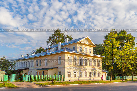 Особняк на Окружной улице в Ростове Великом (2014 год). Стоковое фото, фотограф Дмитрий Тищенко / Фотобанк Лори