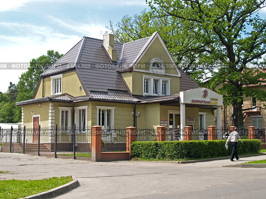 Отделение "Энерготрансбанка" в Гурьевске Калининградской области (2012 год). Редакционное фото, фотограф Ирина Борсученко / Фотобанк Лори