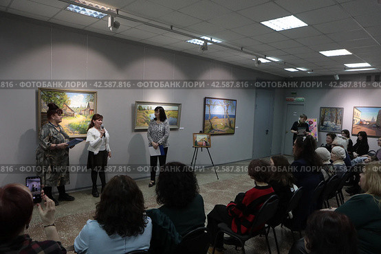 Открытие 4 Биеннале наивного искусства в Балашихе (2024 год). Редакционное фото, фотограф Дмитрий Неумоин / Фотобанк Лори