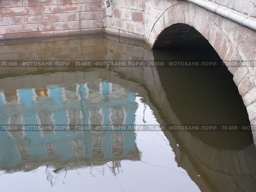 Отражение в воде (2006 год). Редакционное фото, фотограф Parmenov Pavel / Фотобанк Лори