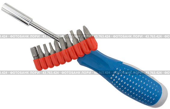 Отвертка с насадками разных типов на белом фоне. Screwdriver with different tips isolated on white background. Стоковое фото, фотограф Татьяна Д / Фотобанк Лори