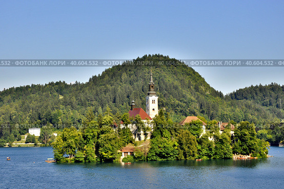 Озеро Блед, Словения. Beautiful church in the island in the Bled Lake (2012 год). Стоковое фото, фотограф Maria Krayukhina / Фотобанк Лори