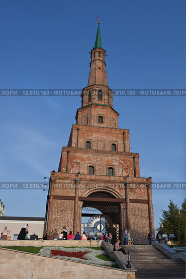 Падающая башня Сююмбике. Казань (2015 год). Редакционное фото, фотограф Victoria Demidova / Фотобанк Лори