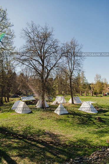 Палаточный лагерь. Стоковое фото, фотограф Елена Сенчук / Фотобанк Лори
