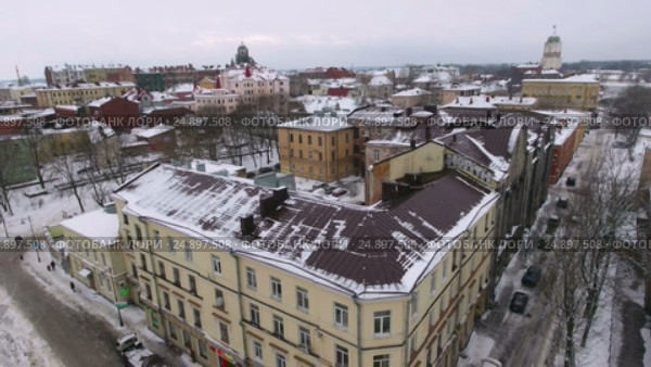 Панорама города Выборг с Выборгским замком и крышами старинных домов (2017 год). Редакционное видео, видеограф Кекяляйнен Андрей / Фотобанк Лори