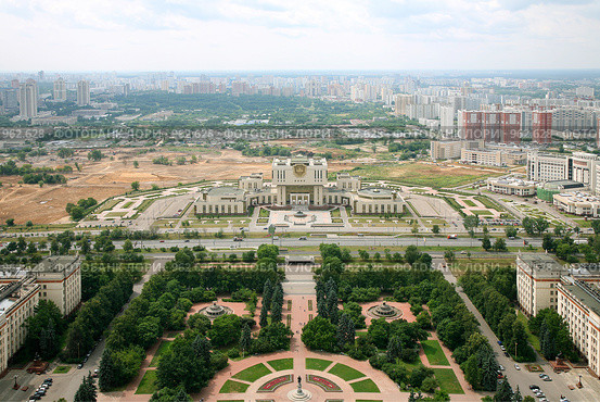 Панорама Москвы с 32-го этажа здания МГУ на Воробьевых горах (2009 год). Стоковое фото, фотограф Наталья Волкова / Фотобанк Лори