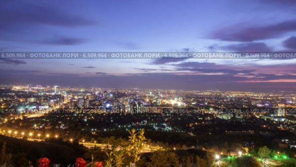 Панорама ночного города. Алма-Ата, Казахстан. Таймлапс. Стоковое видео, видеограф Никита Майков / Фотобанк Лори