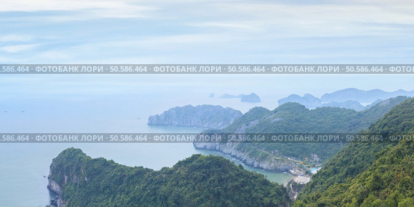 Panorama of Halong Bay from Cat Ba island viewpoint, Vietnam. seascape of Halong Bay, Vietnam. Стоковое фото, агентство Ingram Publishing / Фотобанк Лори