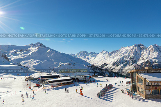 Panorama of the Austrian ski resort of Ischgl. Taken at the main Idalp plateau. (2014 год). Редакционное фото, фотограф Наталия Попова / Фотобанк Лори
