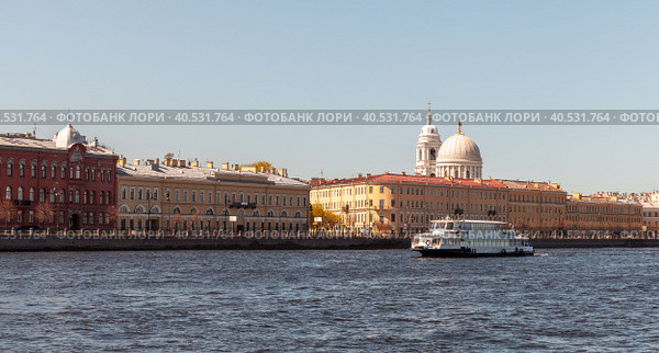 Panoramic cityscape of Saint-Petersburg on a sunny summer day. Neva (2022 год). Стоковое фото, фотограф EugeneSergeev / Фотобанк Лори