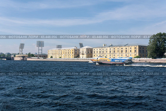 Panoramic view of St. Petersburg and Neva river in summer (2024 год). Редакционное фото, фотограф Евгений Харитонов / Фотобанк Лори
