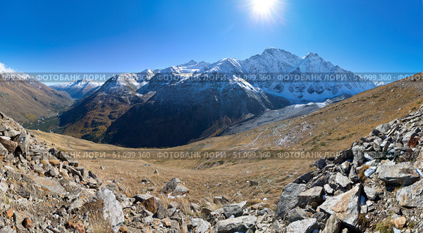 Panoramic view of the Caucasus mountains in autumn. Стоковое фото, фотограф Юлия Белоусова / Фотобанк Лори