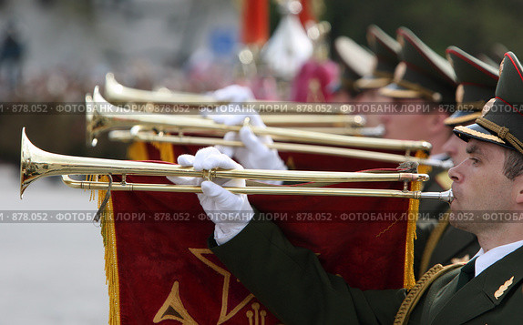 Парад 9 мая. Фанфары (2009 год). Редакционное фото, фотограф Виктор Филиппович Погонцев / Фотобанк Лори