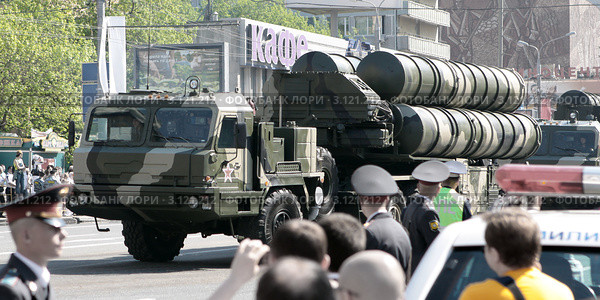 Парад Победы 9 мая в Москве. Новый Арбат. Тактические ракеты (2010 год). Редакционное фото, фотограф Ярослав Каминский / Фотобанк Лори