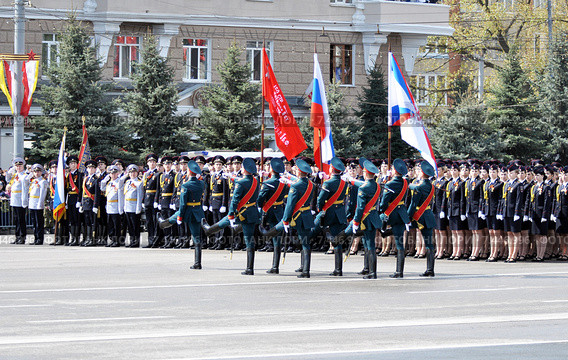 Парад Победы на Театральной площади в Ростове-на-Дону, посвященный 70-й годовщине Победы в Великой Отечественной войне (2015 год). Редакционное фото, фотограф Олег Пчелов / Фотобанк Лори