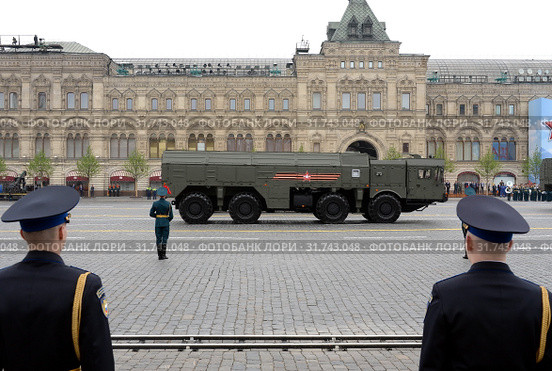Парад в честь Дня Победы в Москве. Оперативно-тактический ракетный комплекс 9К720 "Искандер-М" (2019 год). Редакционное фото, фотограф Free Wind / Фотобанк Лори