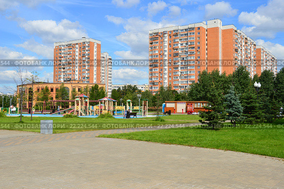 Парк «Радуга». Район Вешняки. Москва. (2015 год). Редакционное фото, фотограф lana1501 / Фотобанк Лори