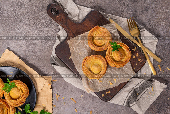 Pastries filled with meat, traditionally baked in black clay molds both from the region on Vila Real, Portugal. Стоковое фото, агентство Ingram Publishing / Фотобанк Лори