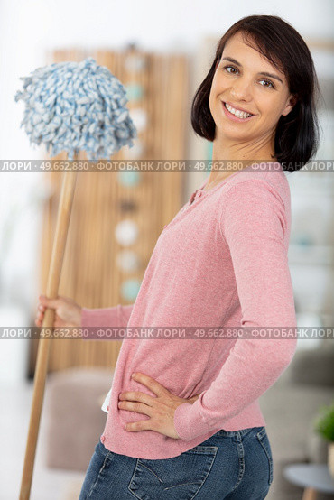 people housework and housekeeping concept. Стоковое фото, агентство Ingram Publishing / Фотобанк Лори