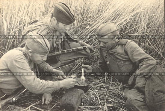 Передышка на фронте. 1944. Стоковое фото, фотограф Retro / Фотобанк Лори