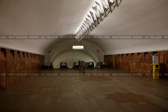 Переход между станциями метро Таганская и Марксистская, Москва. Moscow - August 6, 2020. Transfer between Taganskaya and Marksistskaya underground stations. Interior view. Стоковое фото, фотограф Александр Кузнецов / Фотобанк Лори