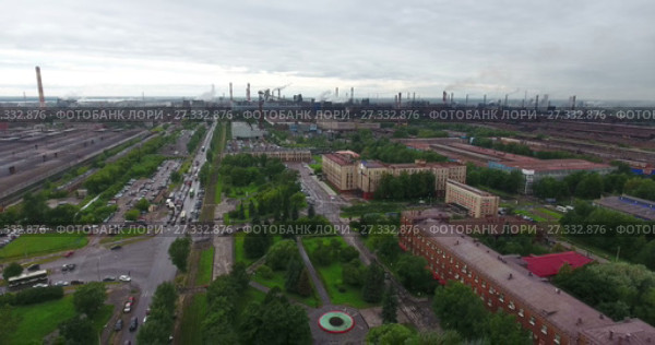 Пересечение улиц Жукова и Мира перед центральной проходной Череповецкого металлургического комбината. Город Череповец (2017 год). Редакционное видео, видеограф Кекяляйнен Андрей / Фотобанк Лори