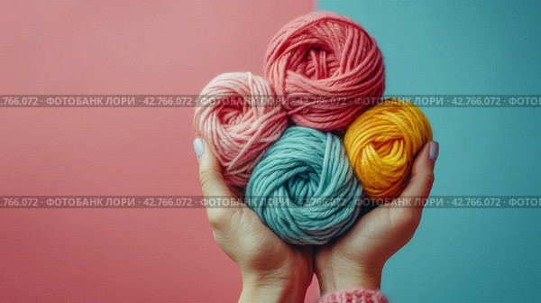 Person Holding a Ball of Yarn. Стоковое AI-изображение, AI-художник Юлия Гапеенко / Фотобанк Лори