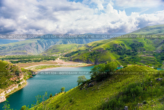 Picturesque view of the mountain lake Gizhgit with azure water. Caucasus. Стоковое фото, фотограф Константин Лабунский / Фотобанк Лори